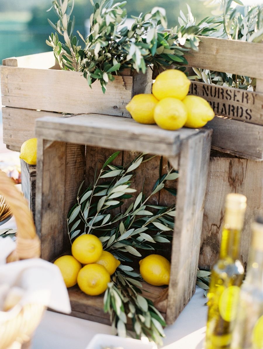 Декор свадьбы с лимонами