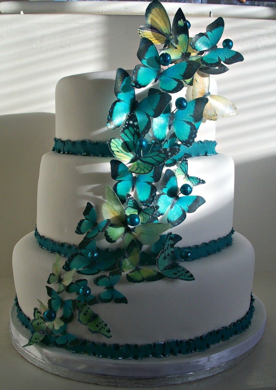 Свадебный торт в изумрудном стиле