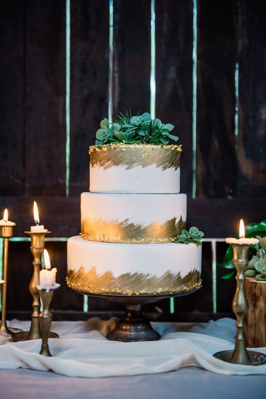 Торт в изумрудном цвете на свадьбу