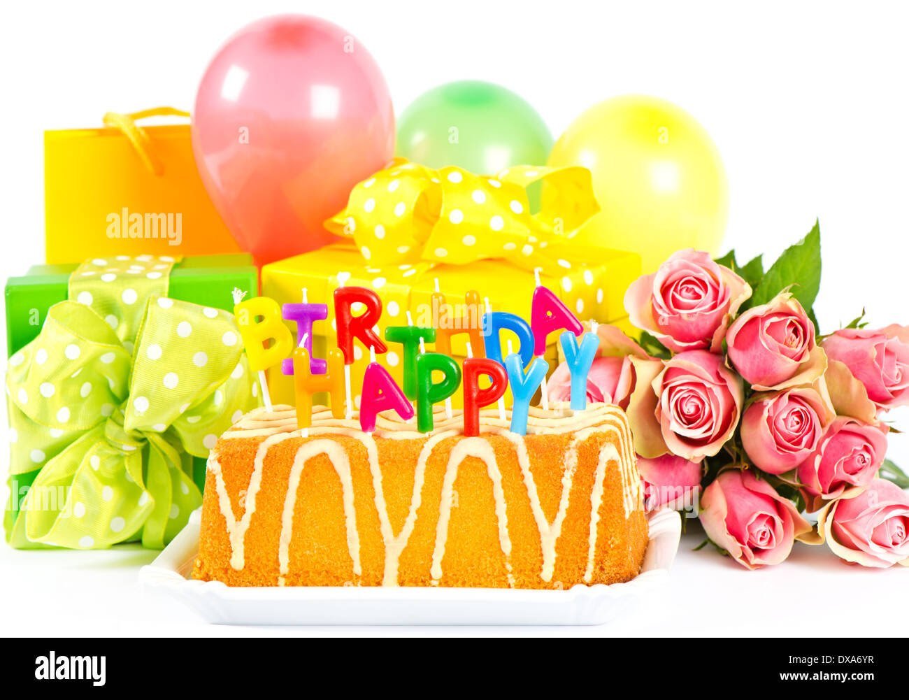 Открытки с днем рождения женщине с шарами. Открытка с днём рождения торт. Торт шарики цветы. Красивые шары на день рождения. Торт подарок на день рождения.