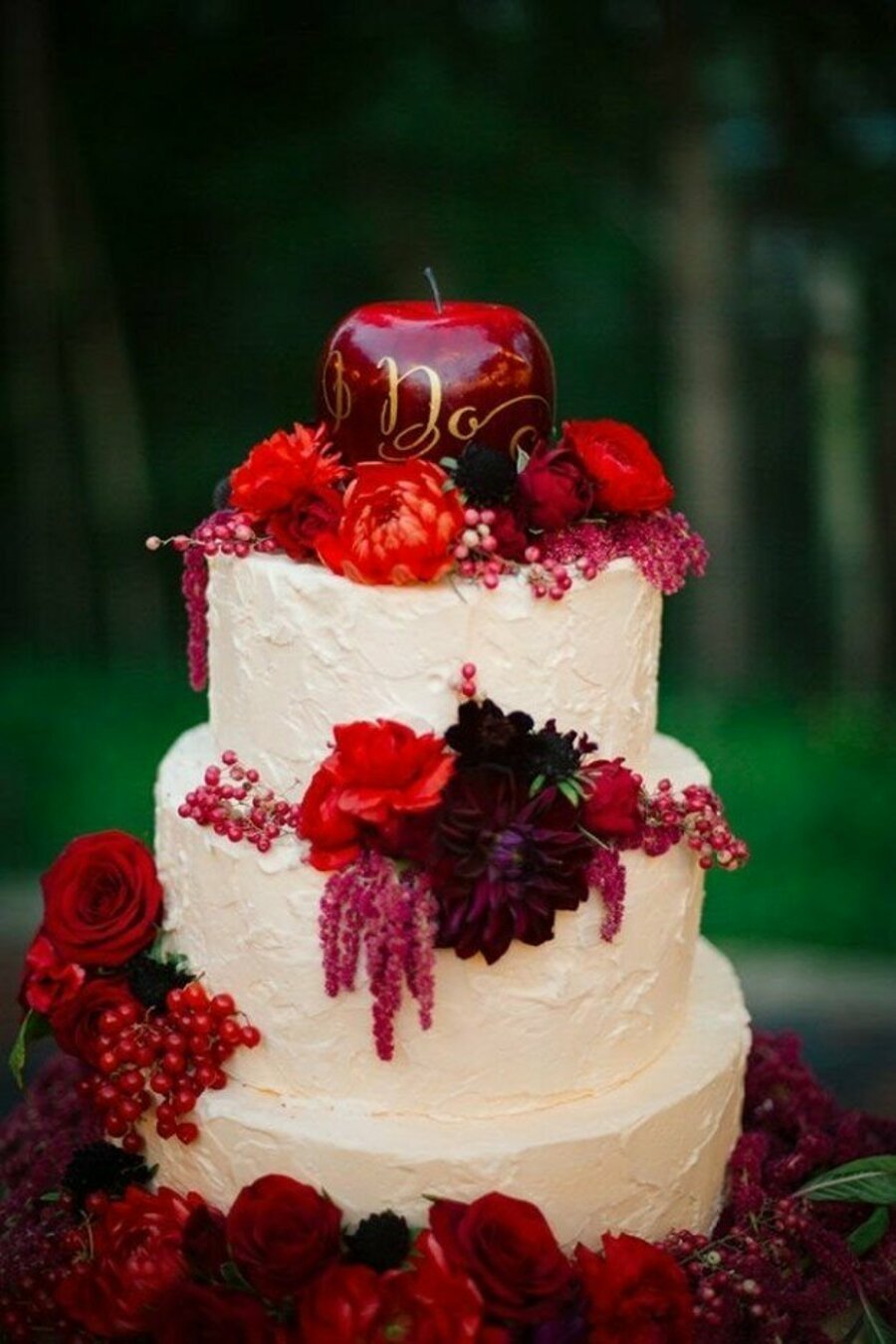 Свадебный торт в Красном цвете