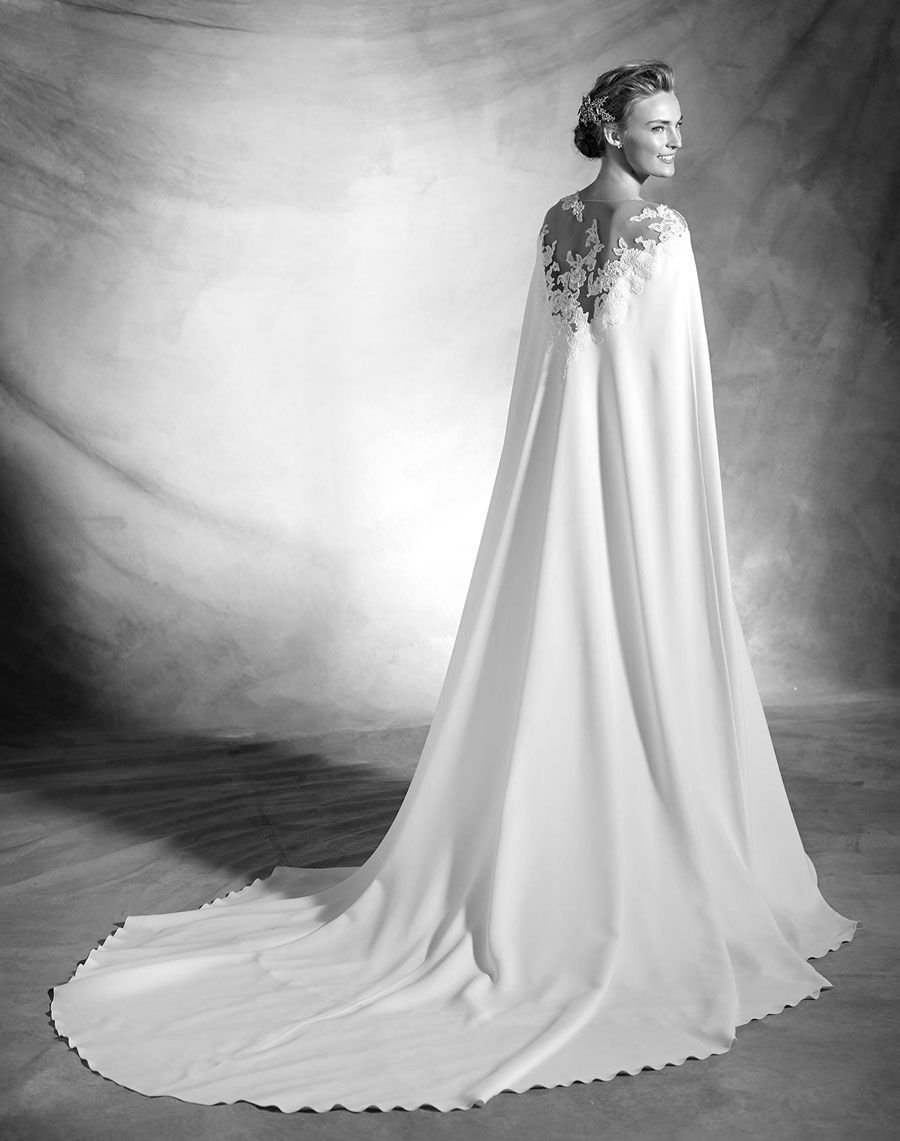 Платье свадебное с пелериной Pronovias