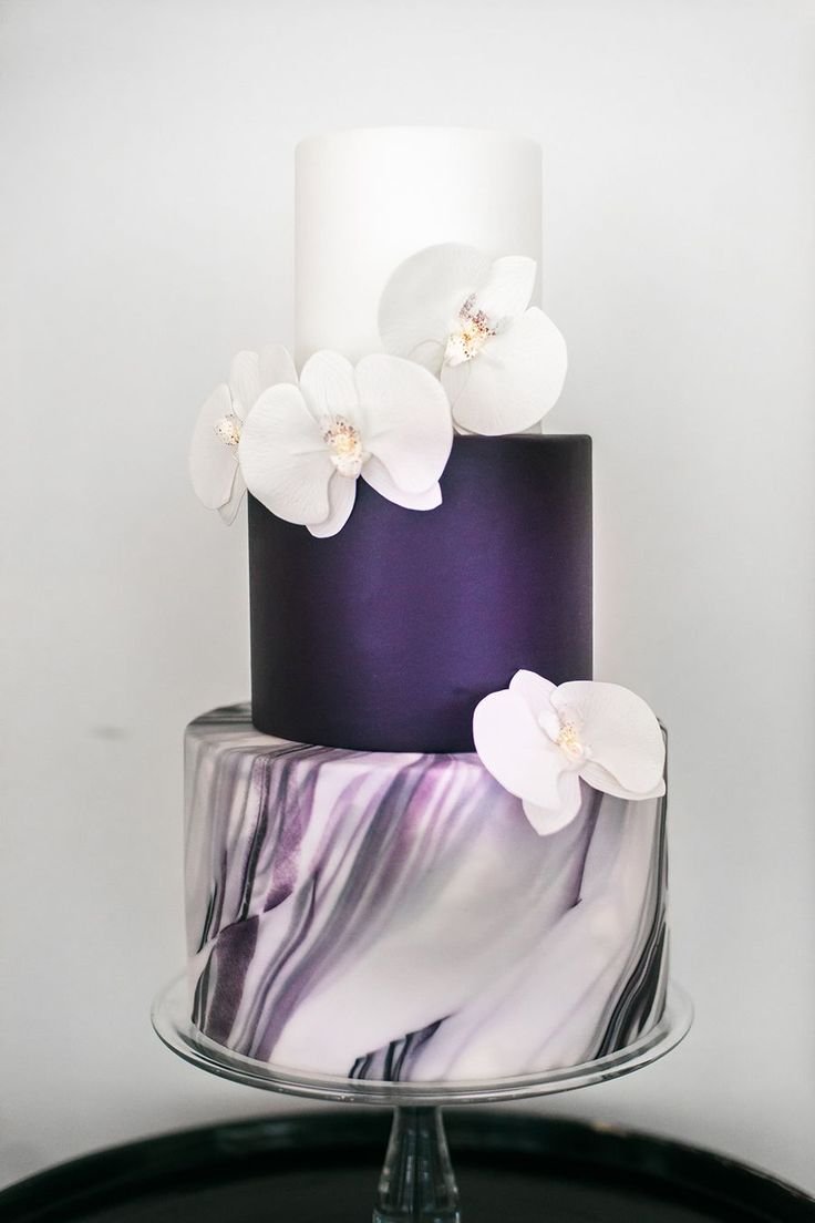 Квадратный торт с орхидеями