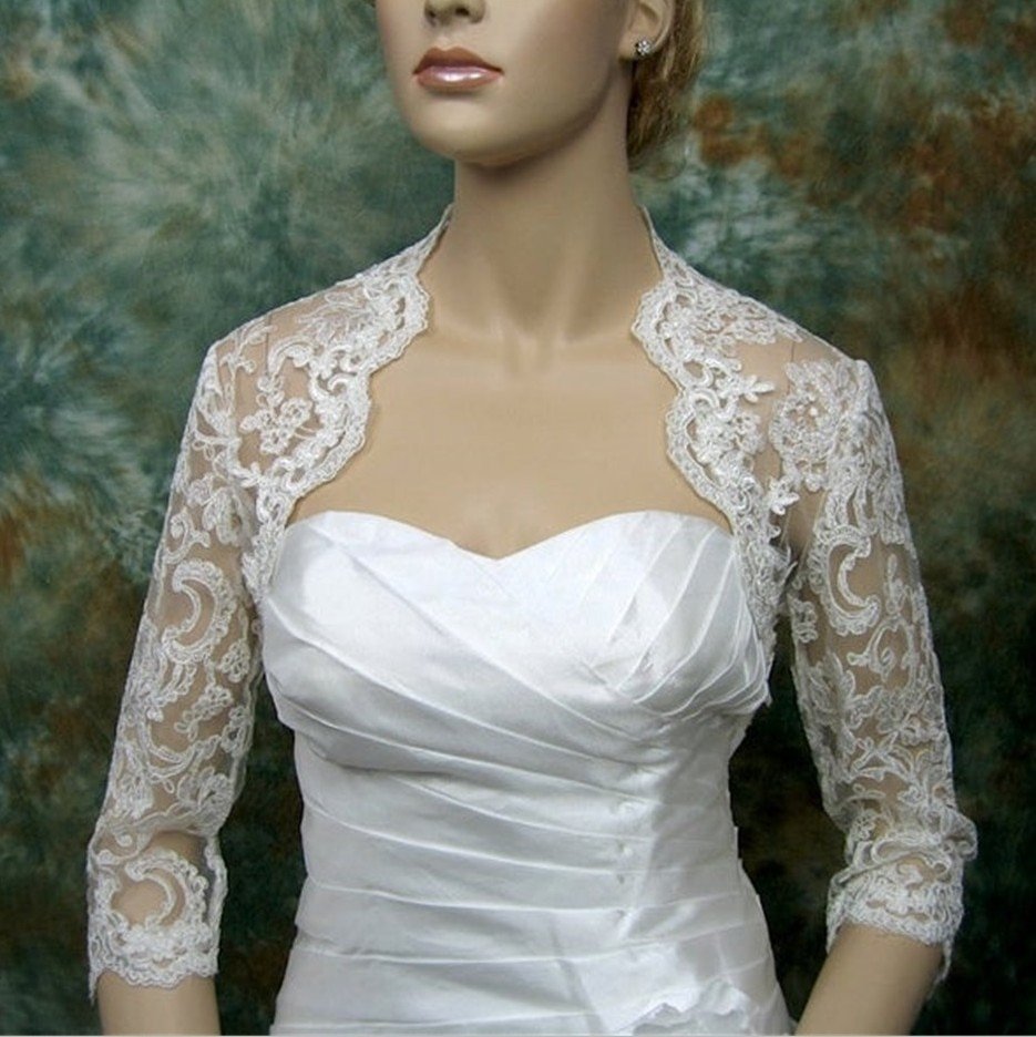 Короткое свадебное платье с накидкой