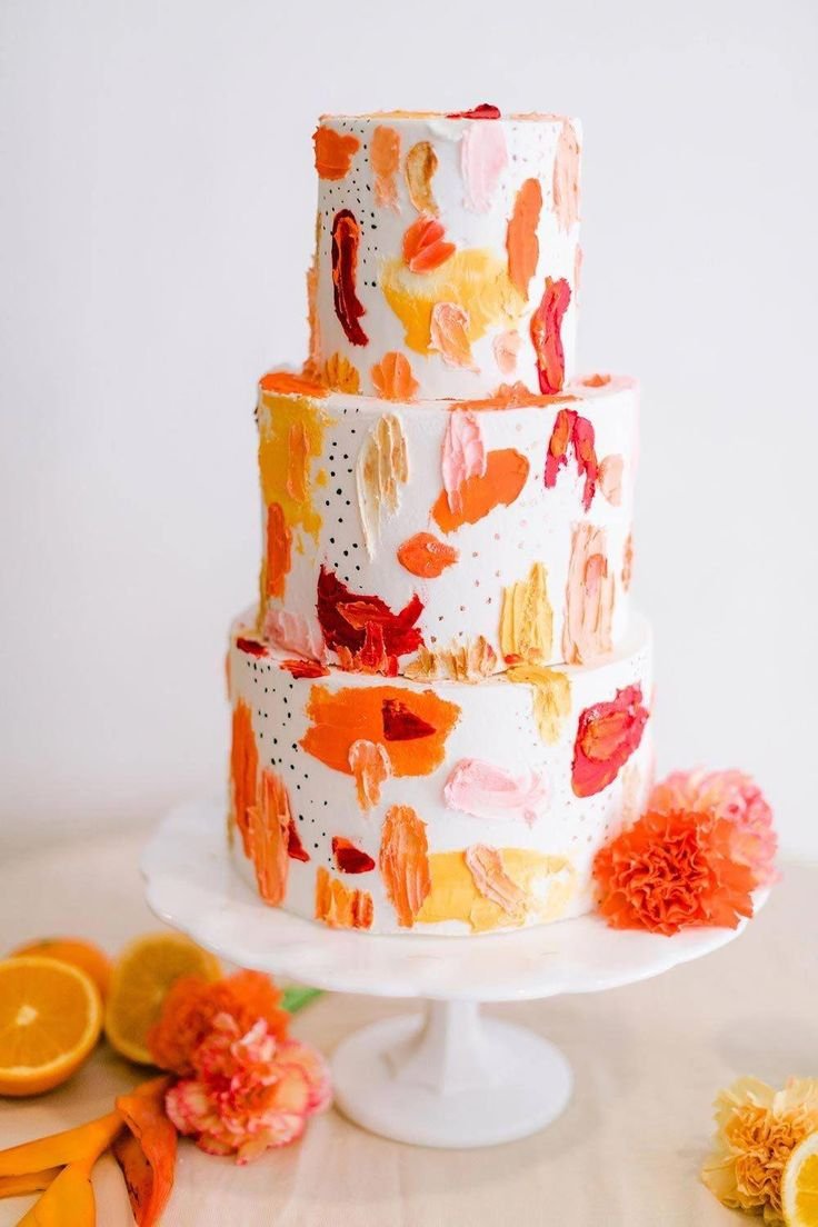 Торт с оранжевыми мазками