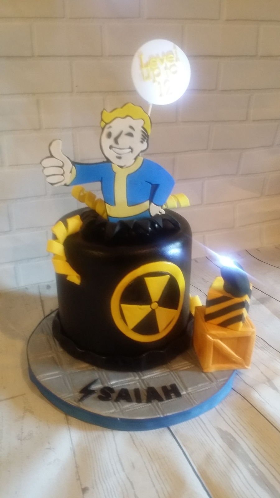 Торт в стиле Fallout