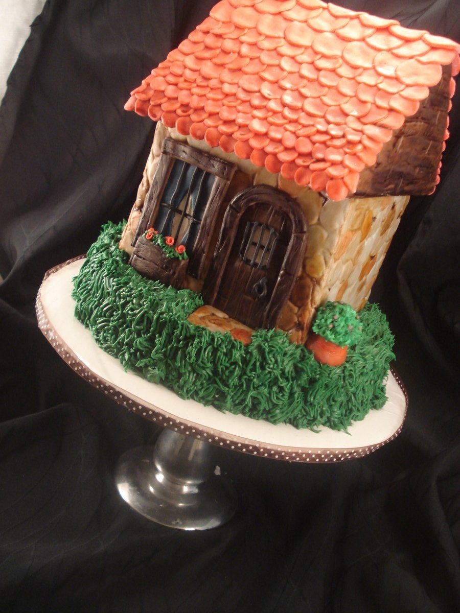 Кремовый торт с домиком