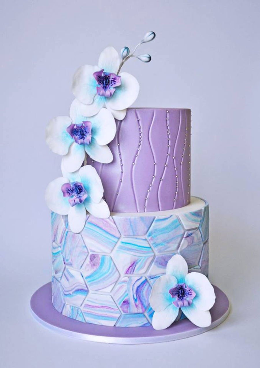 Торт с синими орхидеями