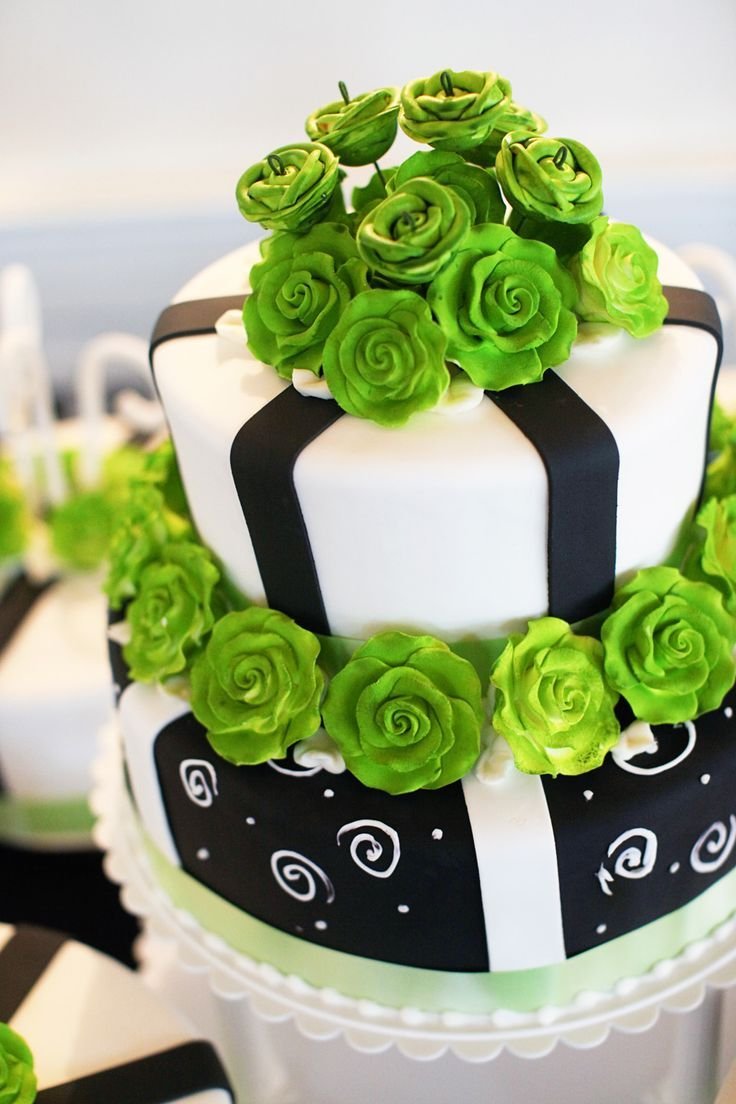 Торт бело зеленый на день рождения