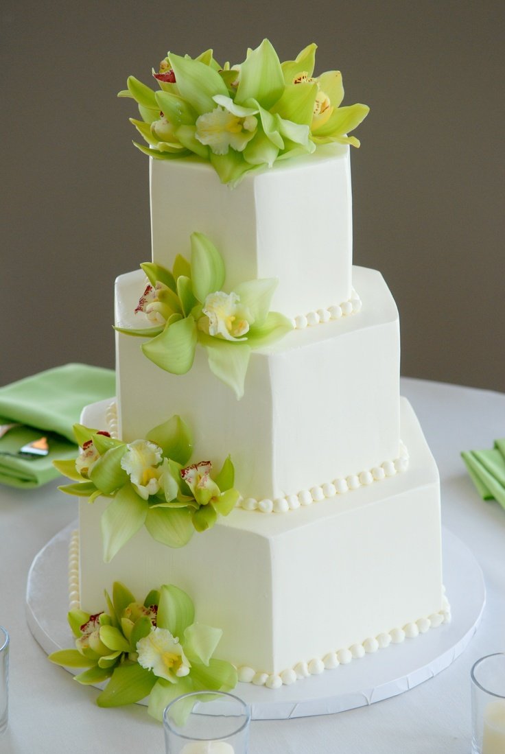 Свадебный торт в салатовом цвете