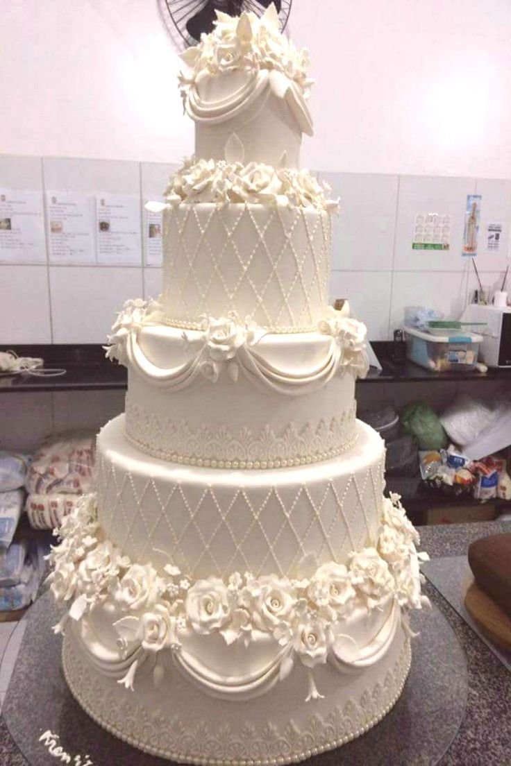 Королевский свадебный торт 3 ярусный