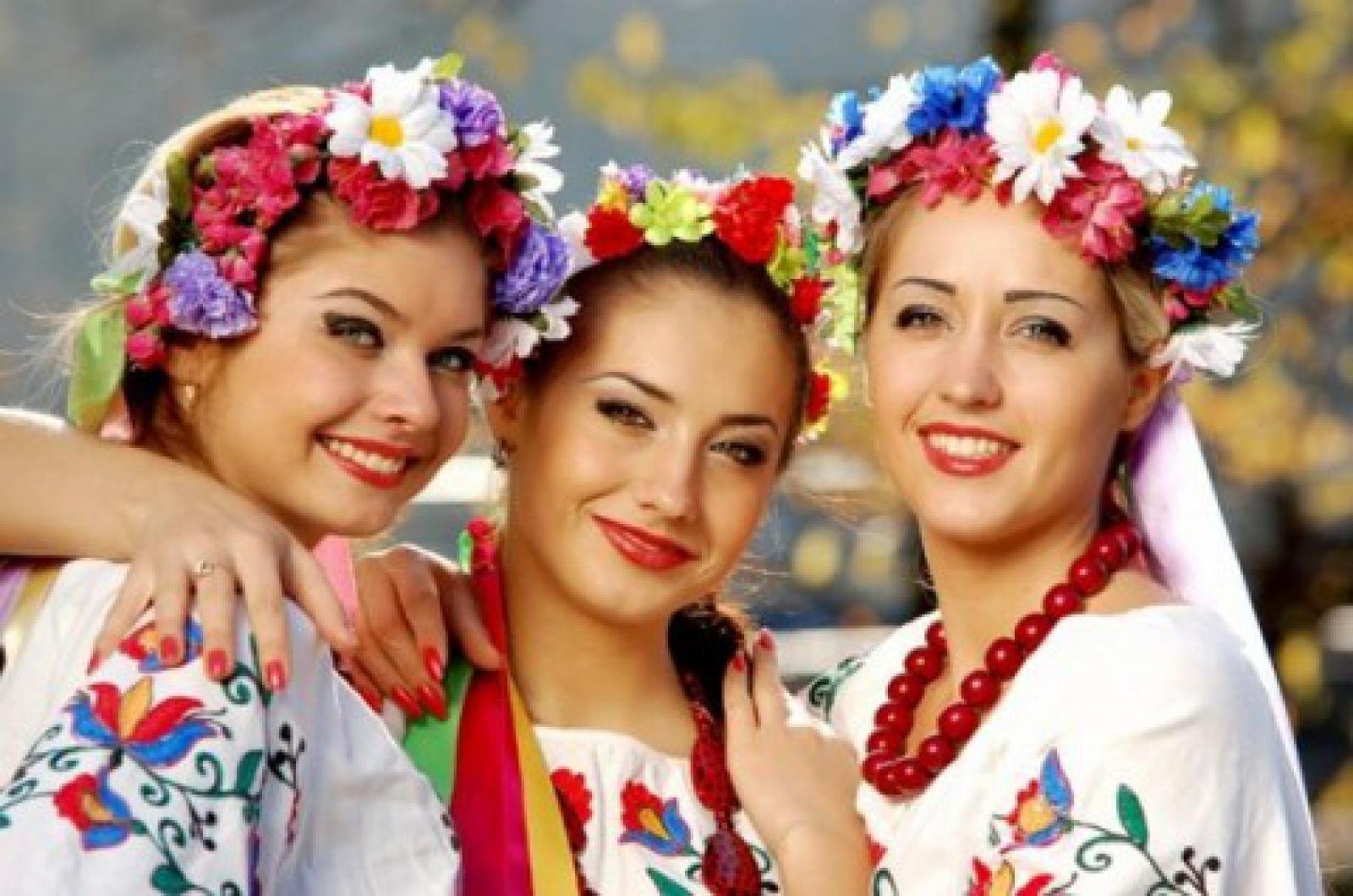 Россия беларусь женщины. Белорусские девушки. Красивые Украинки. Украинские женщины. Украинка и белоруска.