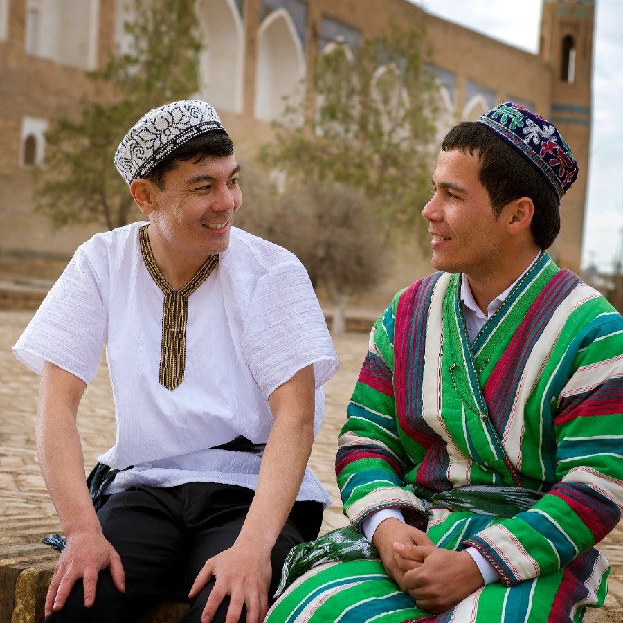 Узбекистан мужская национ одежд