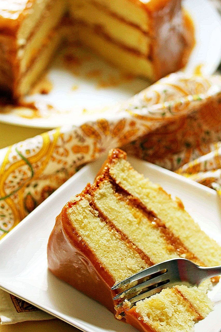 Ванильный торт с карамелью