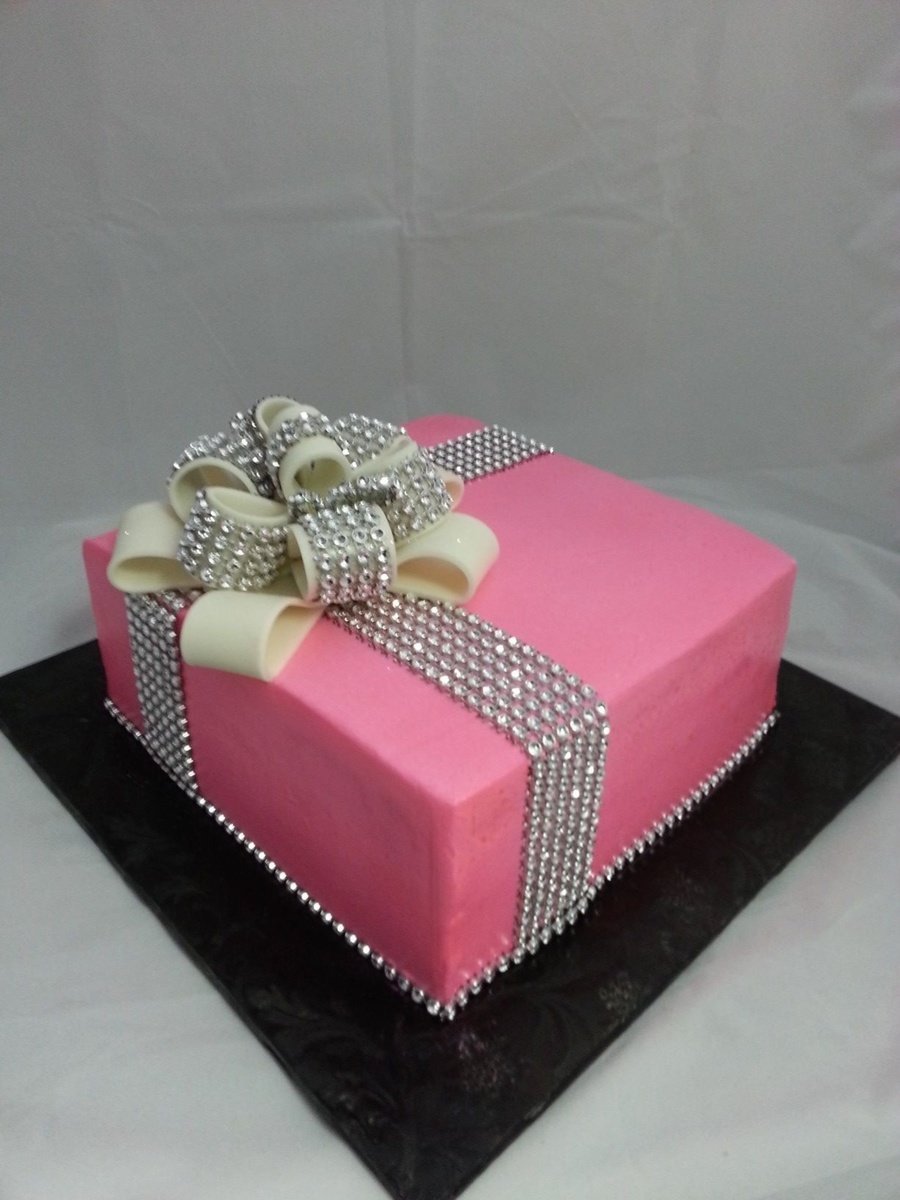 Торт в виде подарочной коробки