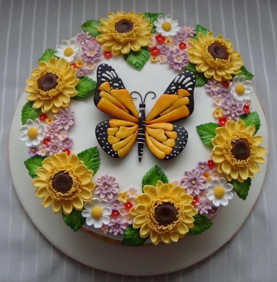 Торт бабочки и цветы
