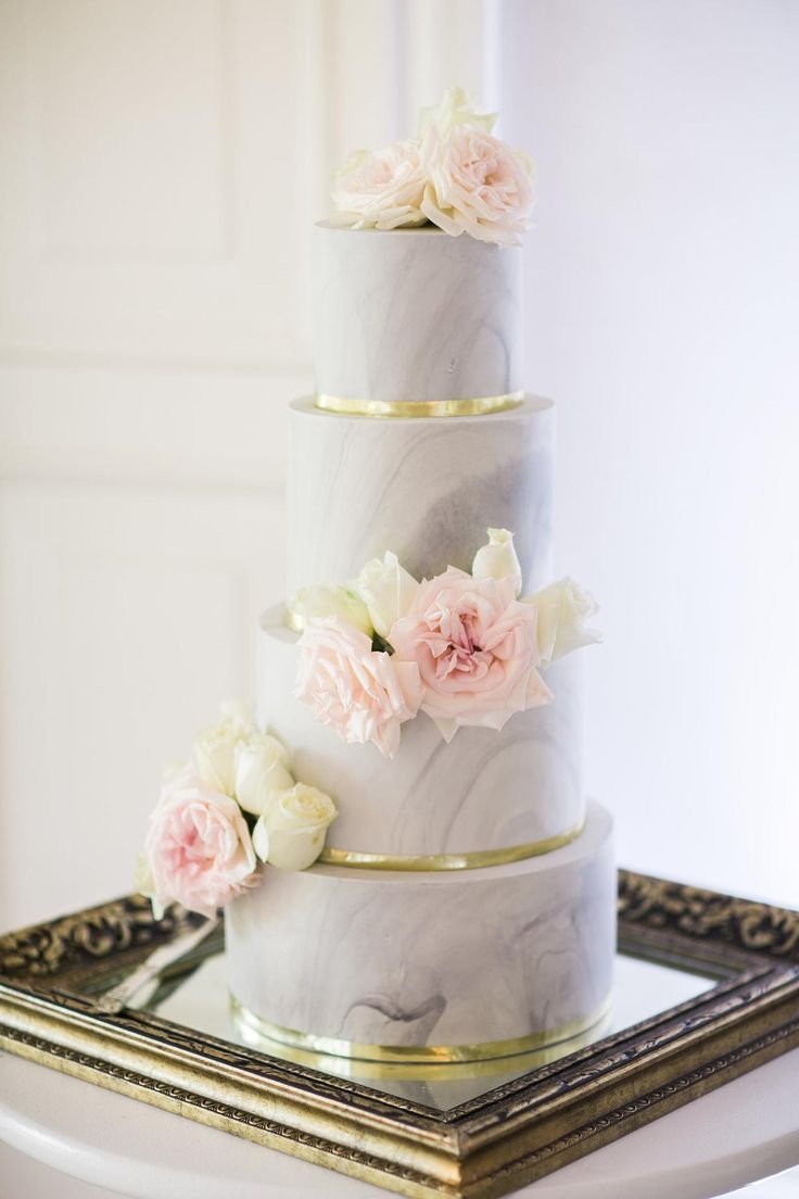 Свадебный торт мраморный с серебром