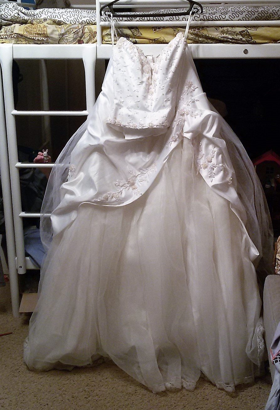 Реставрировать свадебное платье