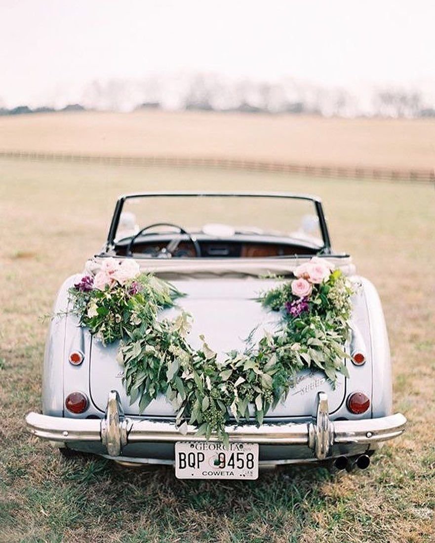 Флористическое оформление салона свадебного автомобиля