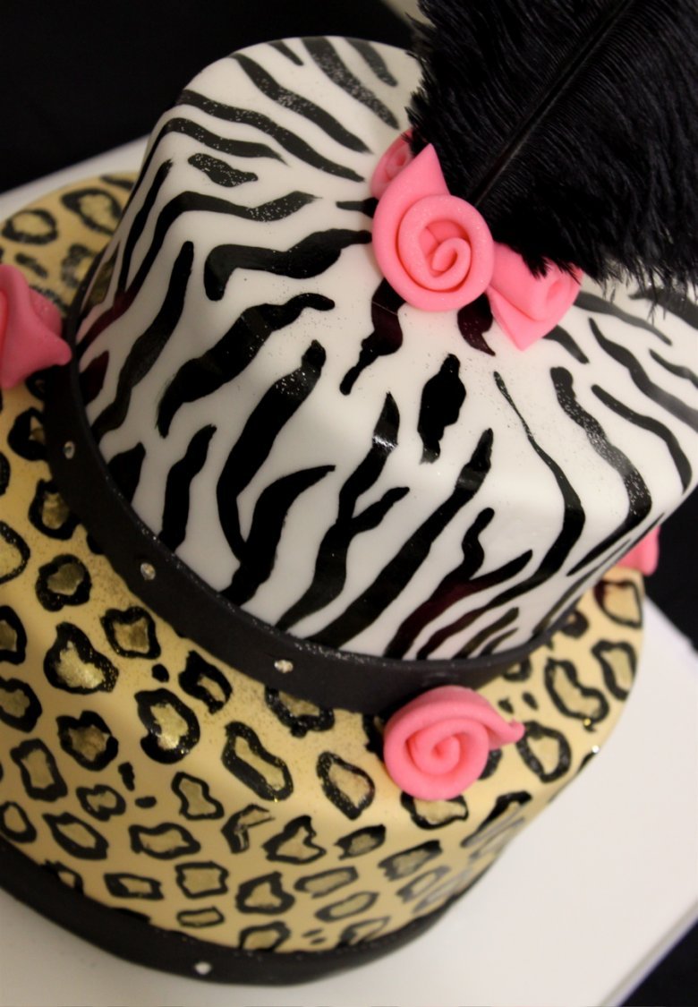 Леопардовый цветной торт