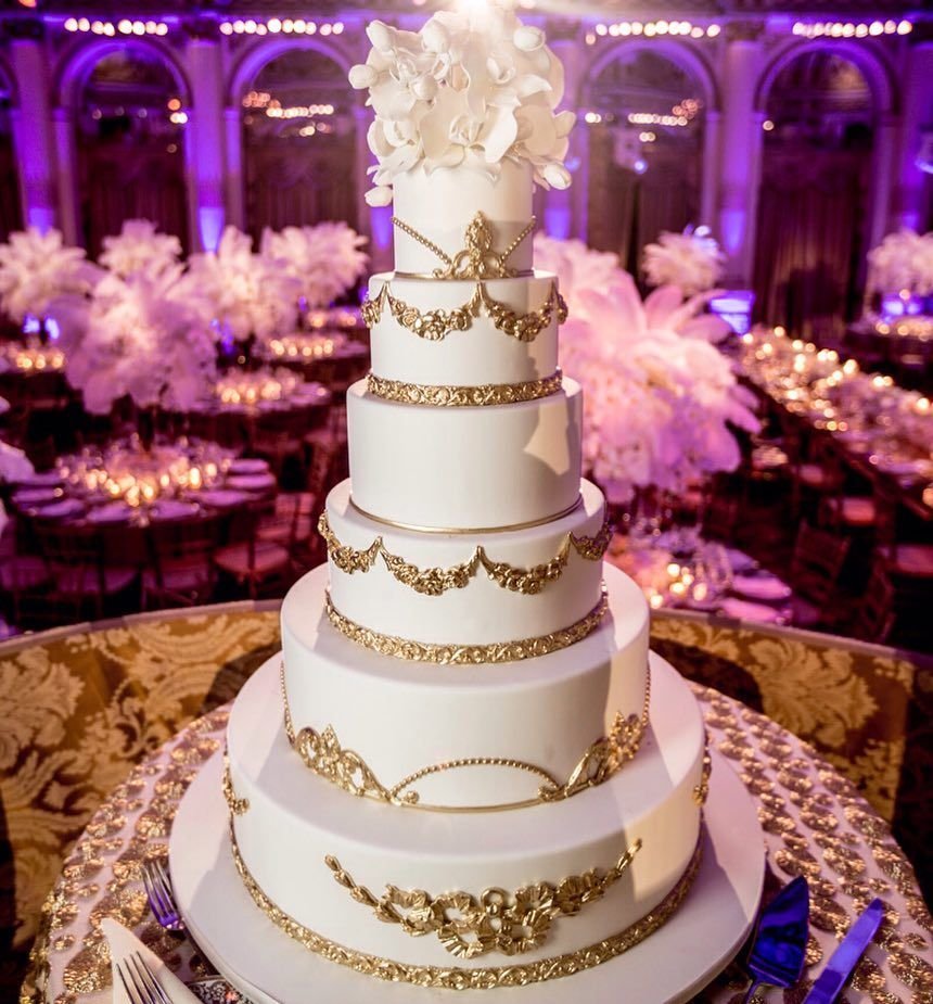 Свадебный торт с золотым декором