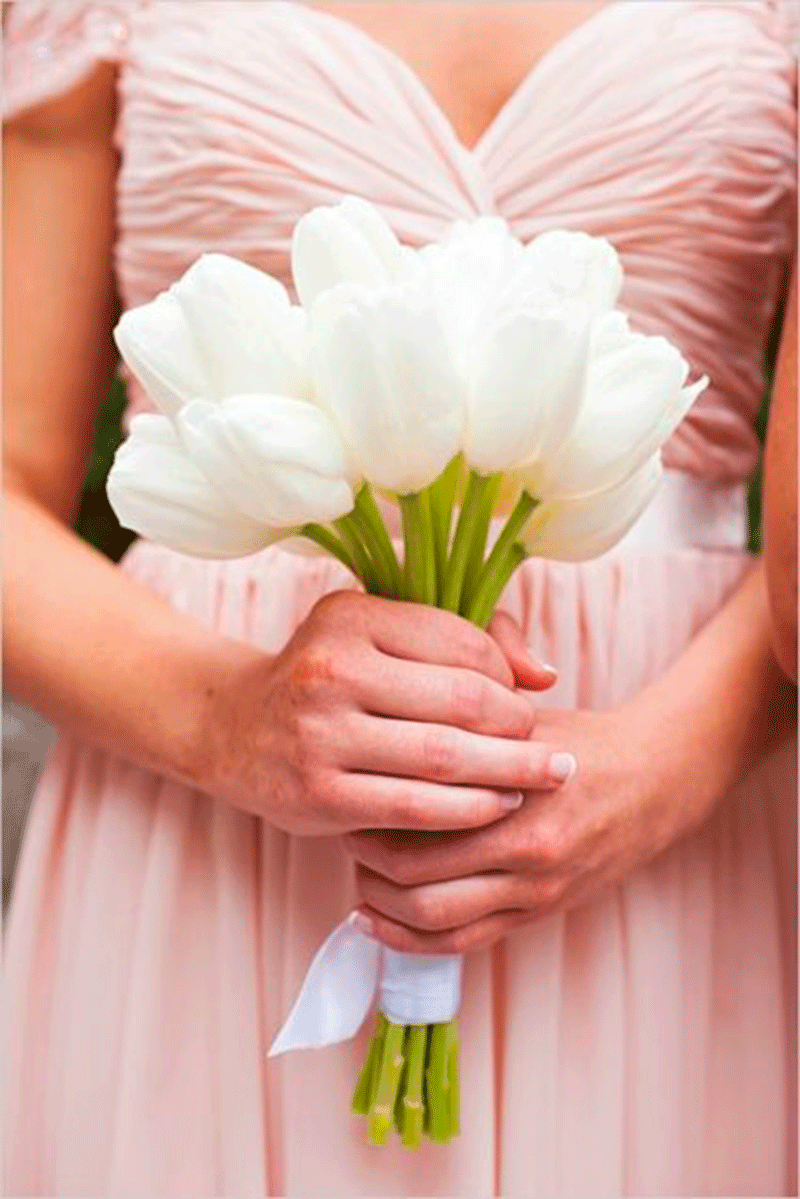 Монобукет невесты из белых тюльпанов