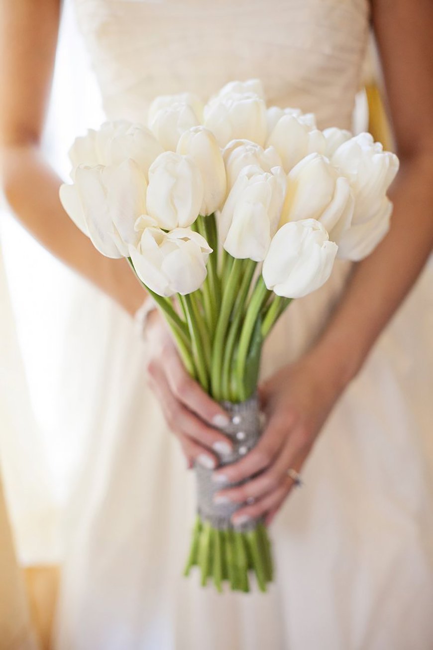 Букет невесты 2022 тюльпаны