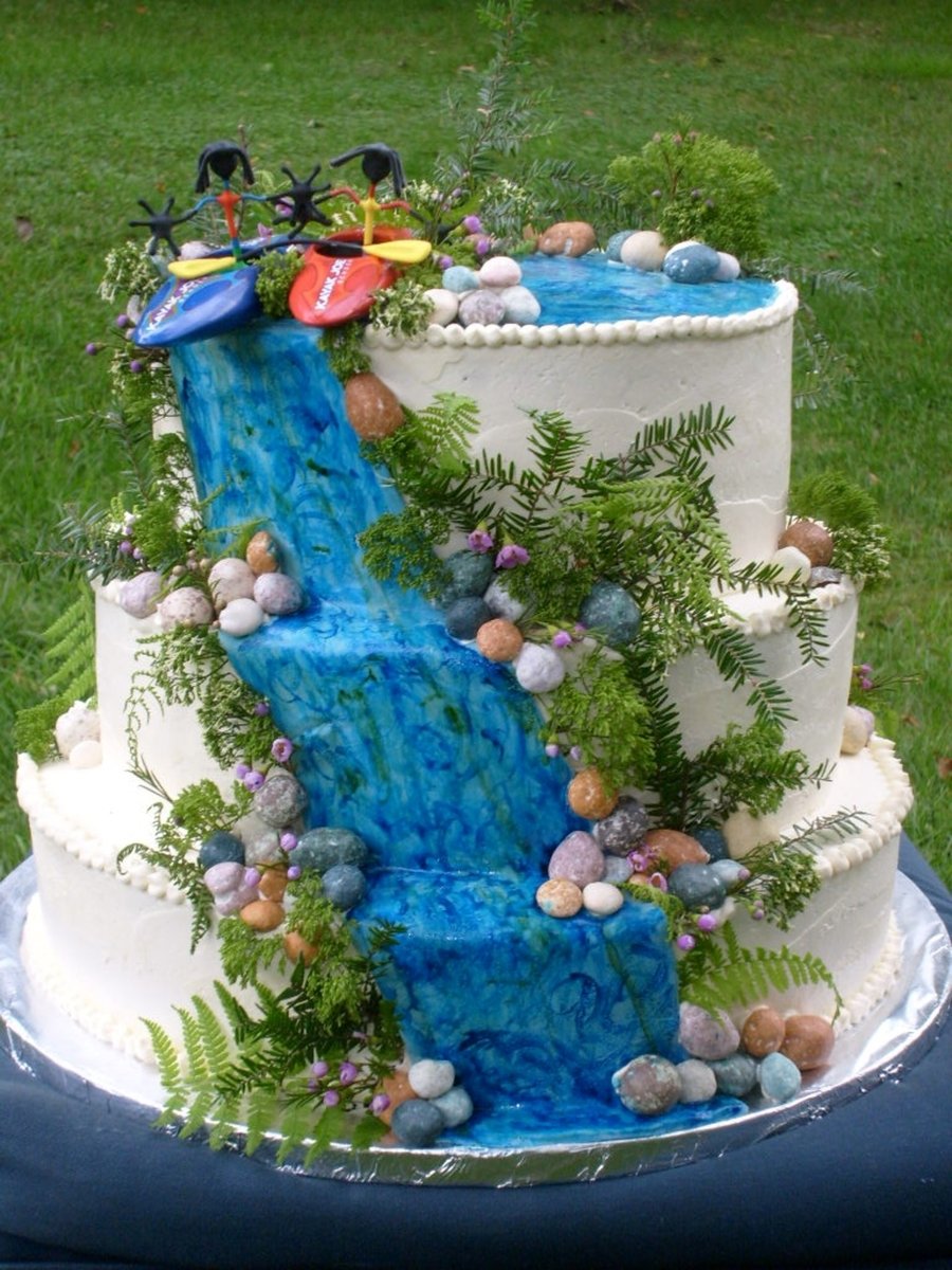 Тортик в виде водопада