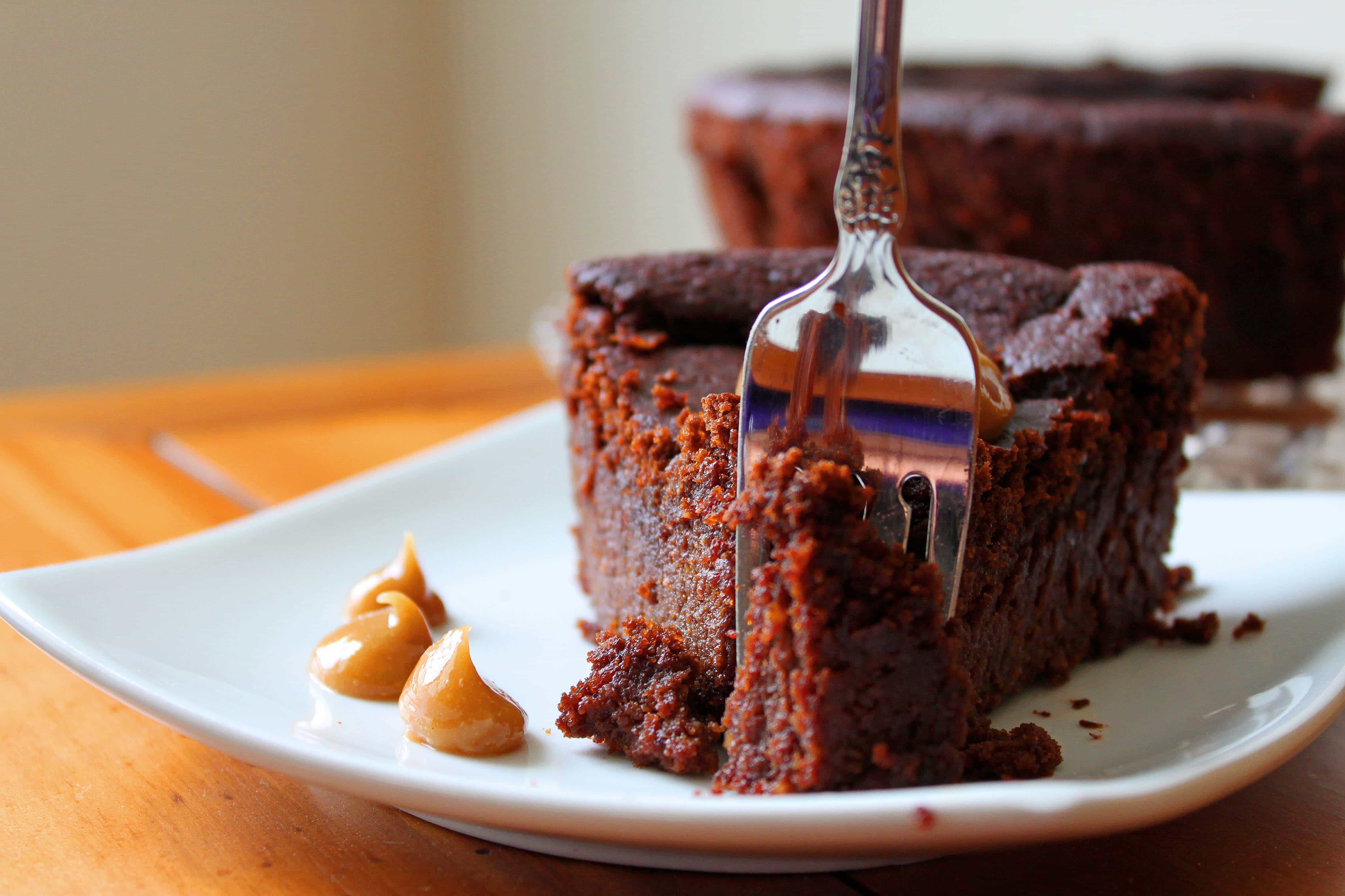 Шоколадный торт желатин. Торт рижанка. Торт Монте Кристо. Шоколадный торт. Ультра шоколад торт.