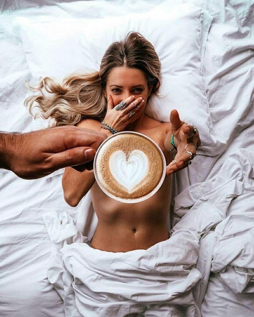 Кофе в постель девушке