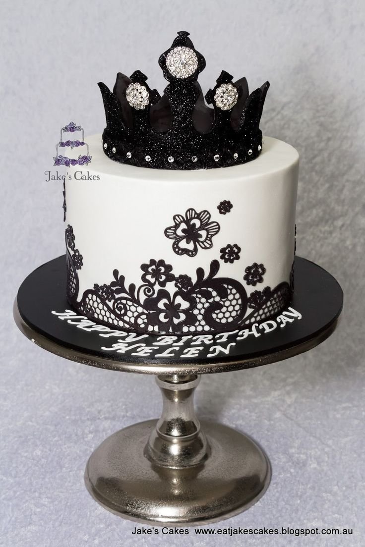 Чёрный торт на день рождения