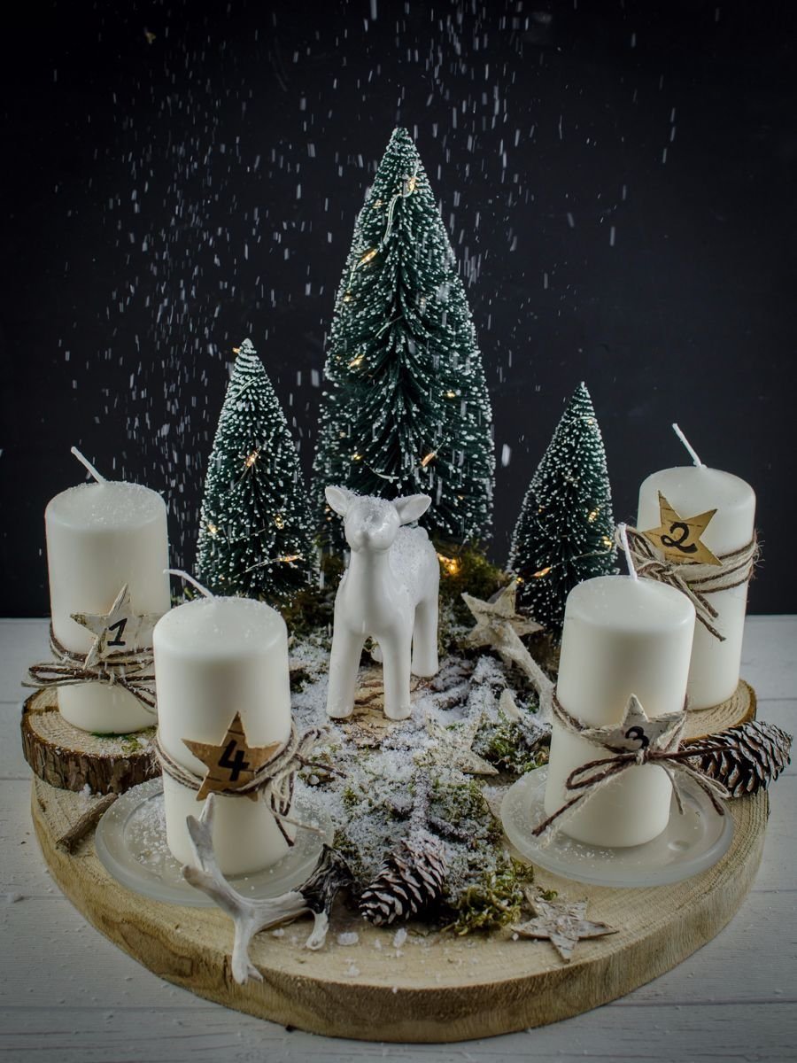Новогодняя композиция на спиле дерева со свечой