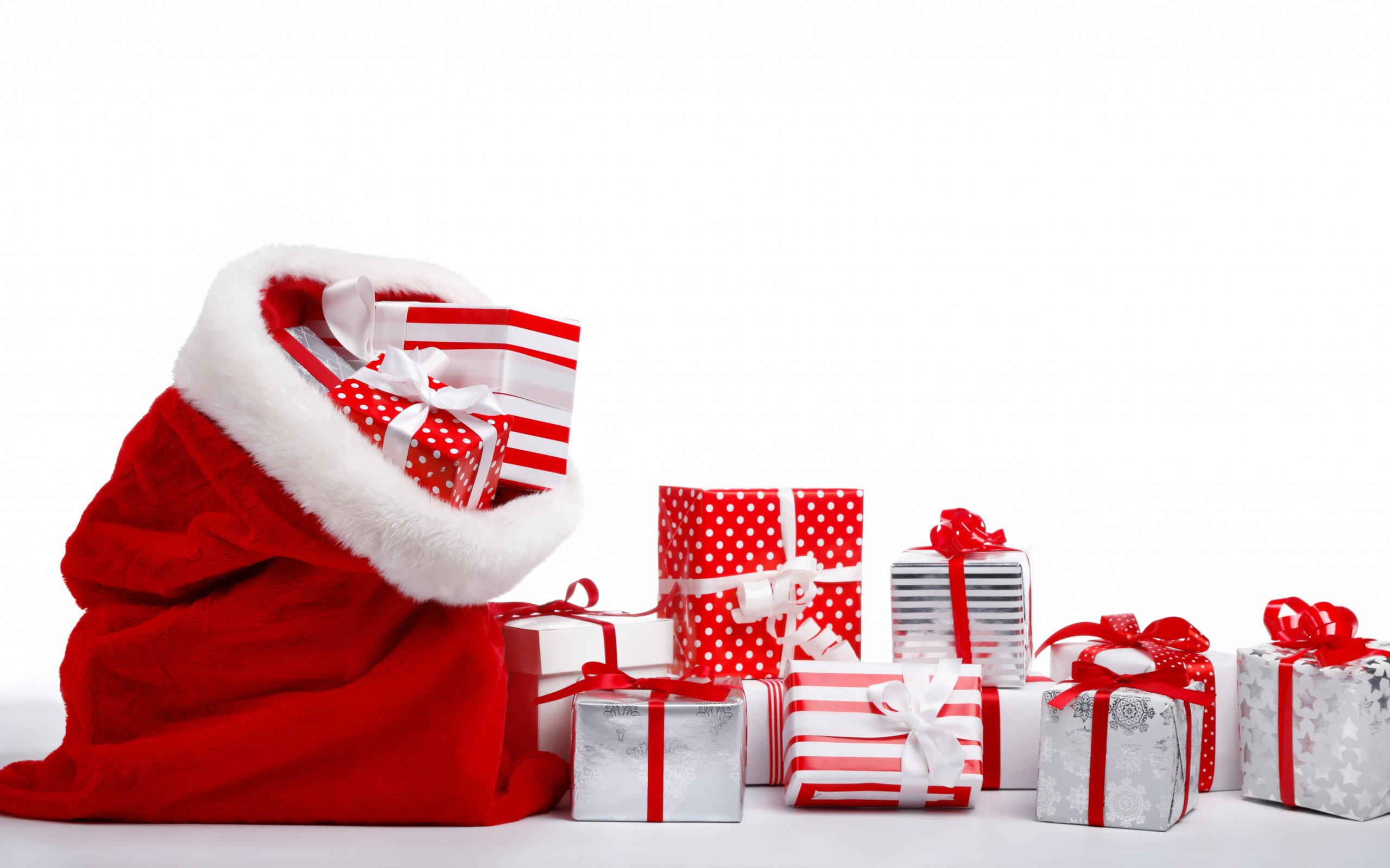 Presents post. Подарок на новый год. Мешок для подарков "дед Мороз". Новогодний мешок для подарков. Красный мешок для подарков.