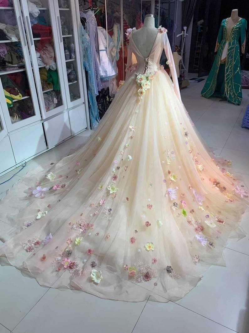 Эль Фаннинг принцесса Аврора свадебное платье