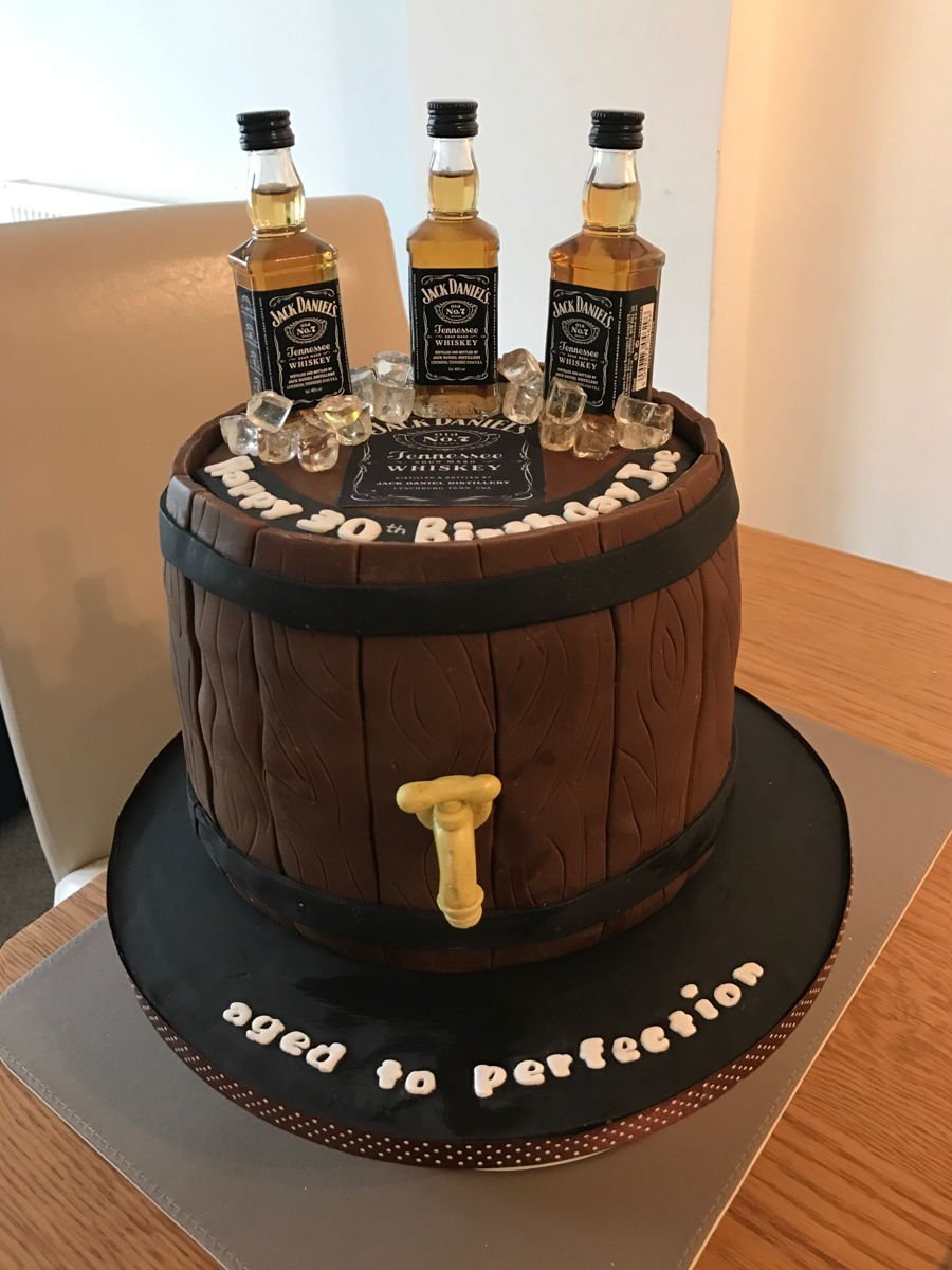 Торт бочка с виски