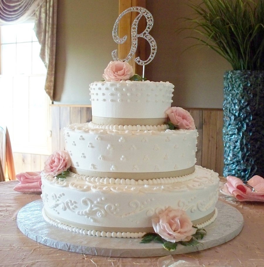 Роскошный простой свадебный торт