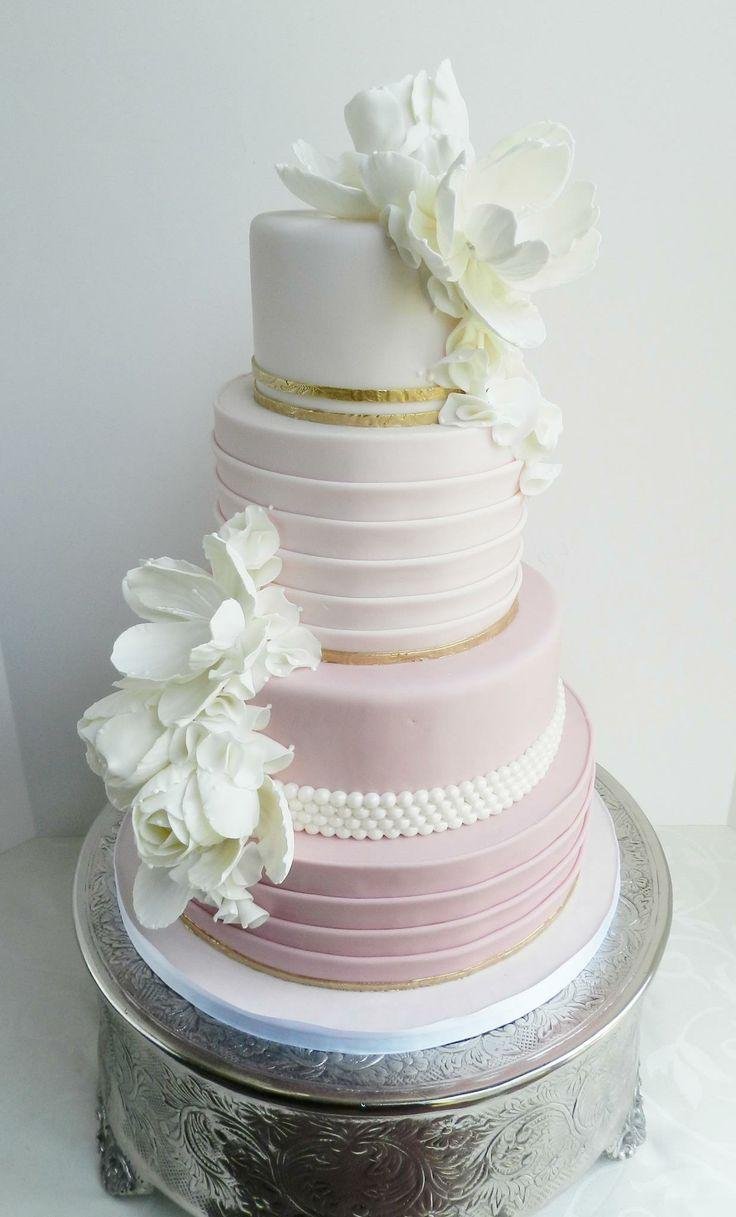 Шикарный свадебный торт акварель