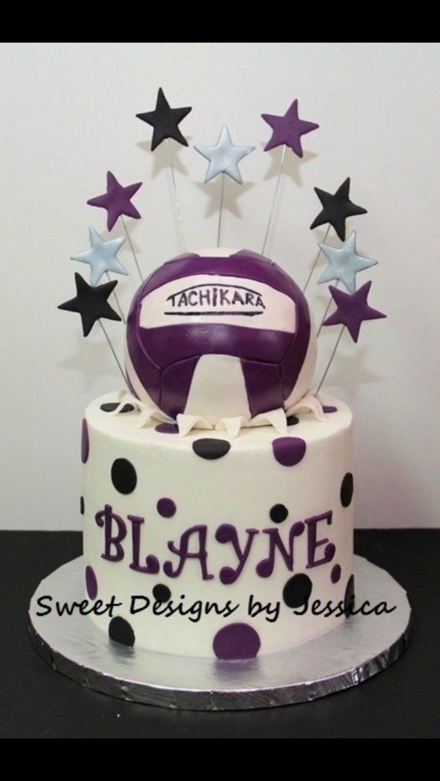 Волейбольный торт фиолетовый