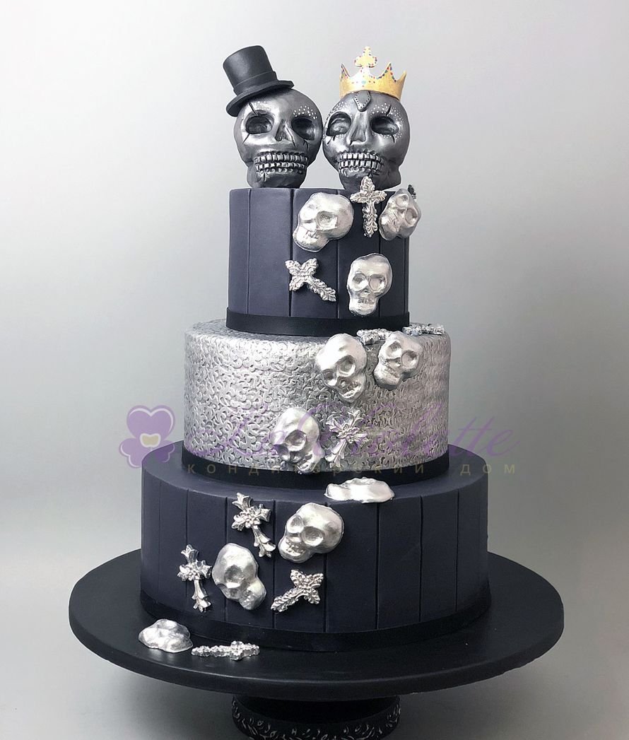 Свадебный торт с черепами