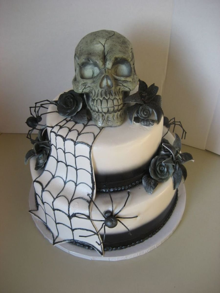 Свадебный торт с черепами