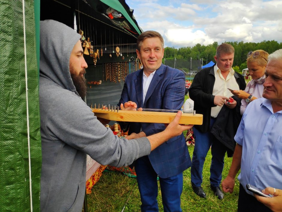 Папоротник на руке