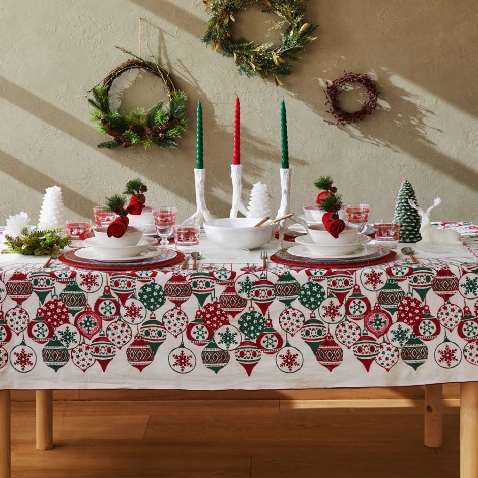 Скатерть Zara Home Рождественская