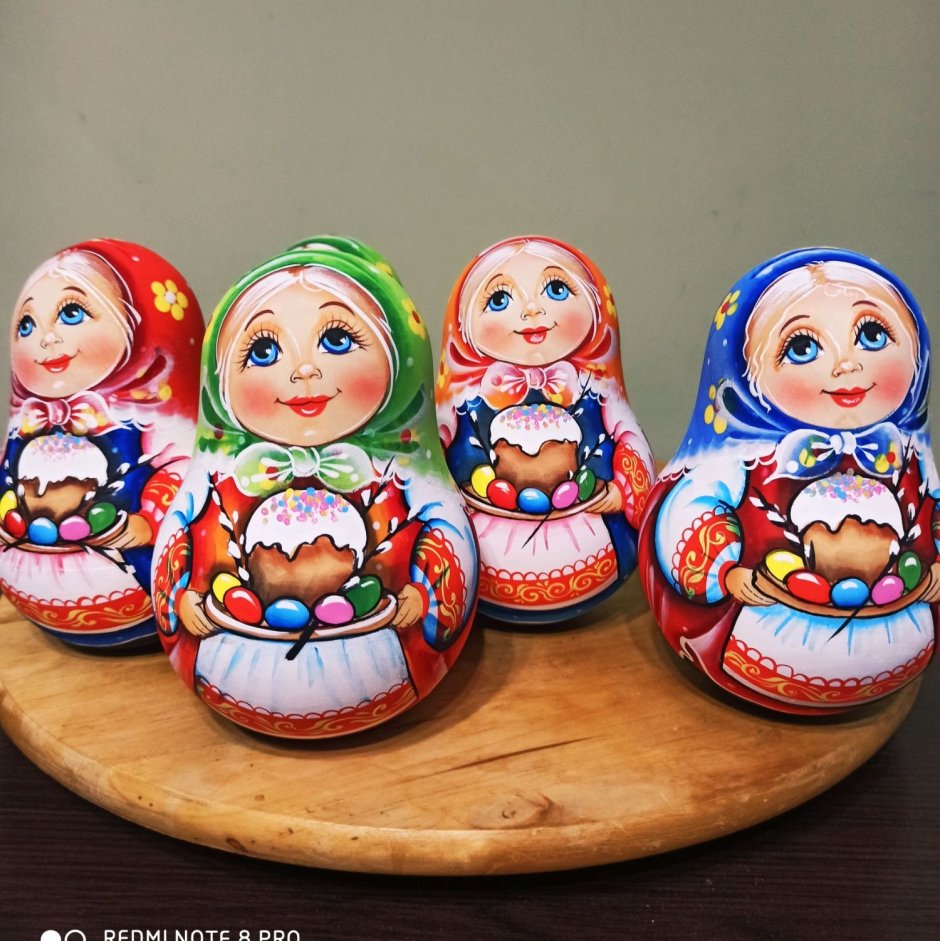 Кулич с матрешками