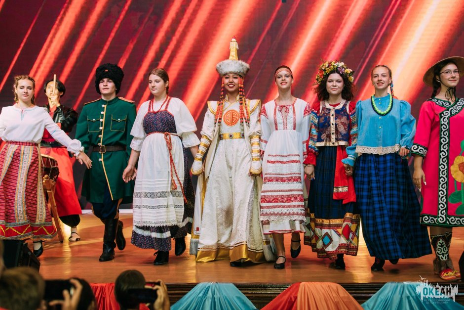 Разные народы России