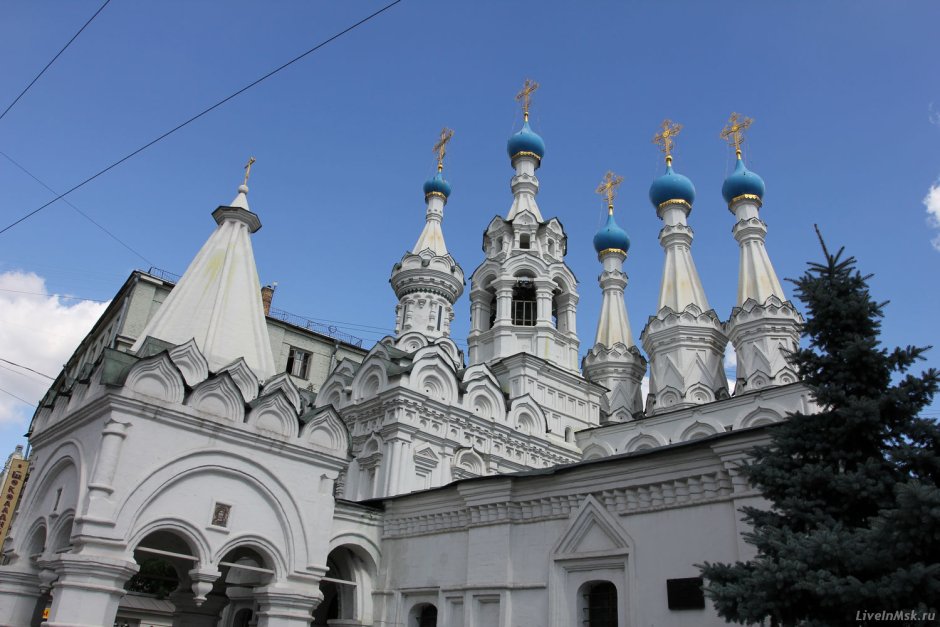 Храм Рождества Пресвятой Богородицы в Путинках Москва