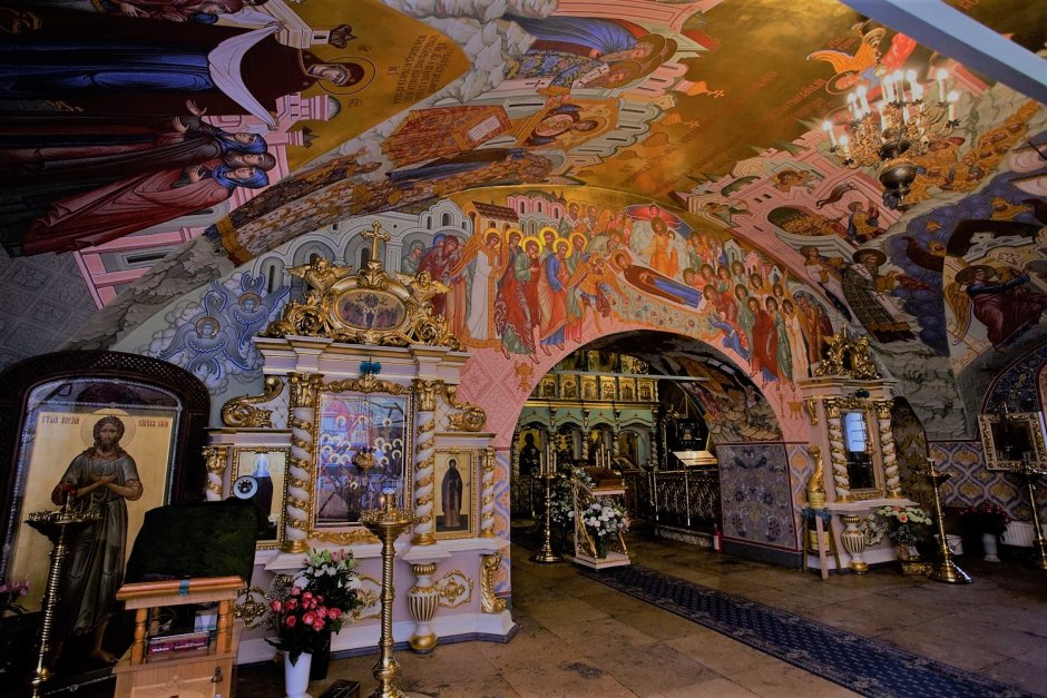 Храм Успения Пресвятой Богородицы в Путинках Москва
