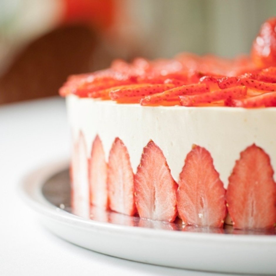 Торт French Kiss с ягодами