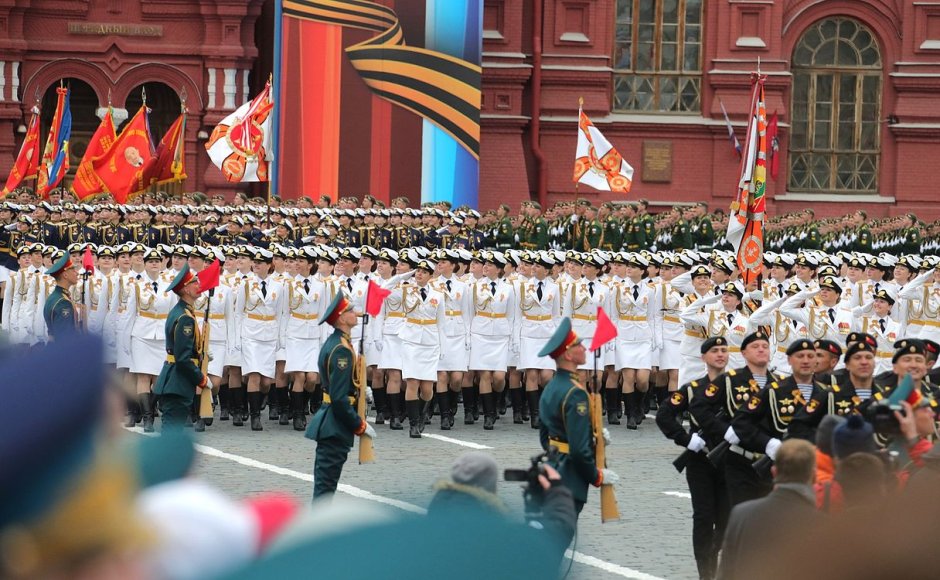 Преображенский полк на параде