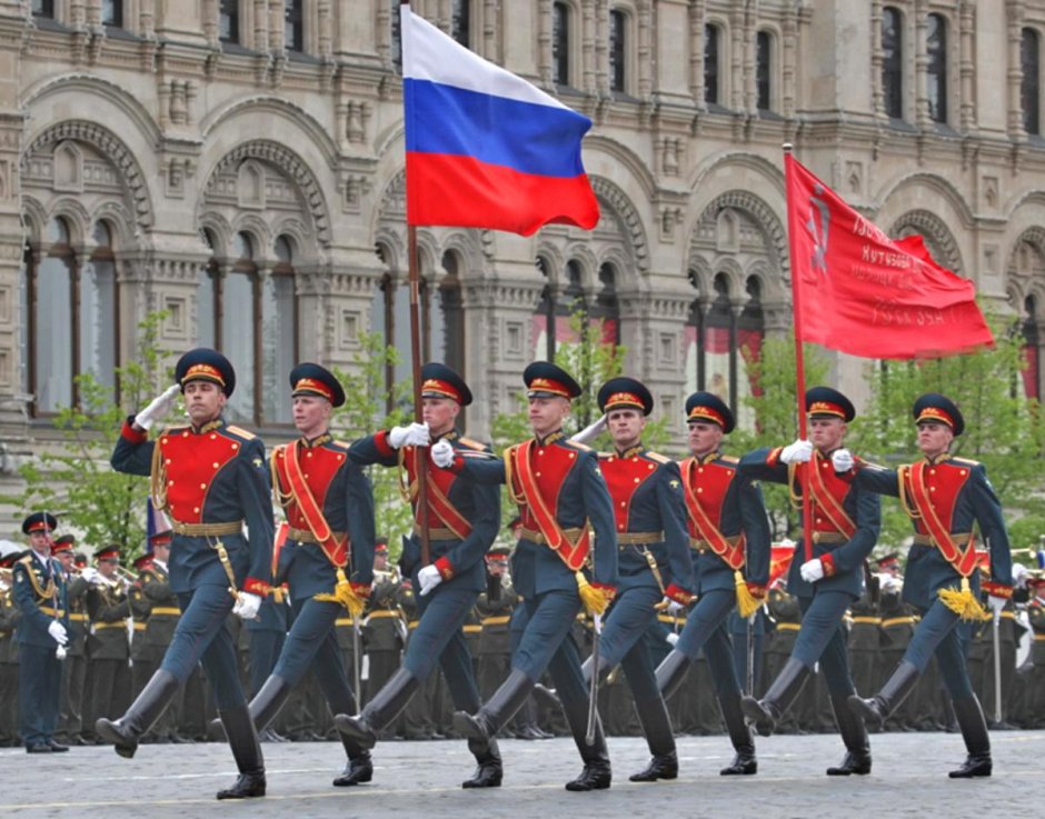 Парад 9 мая знаменная группа на красной площади