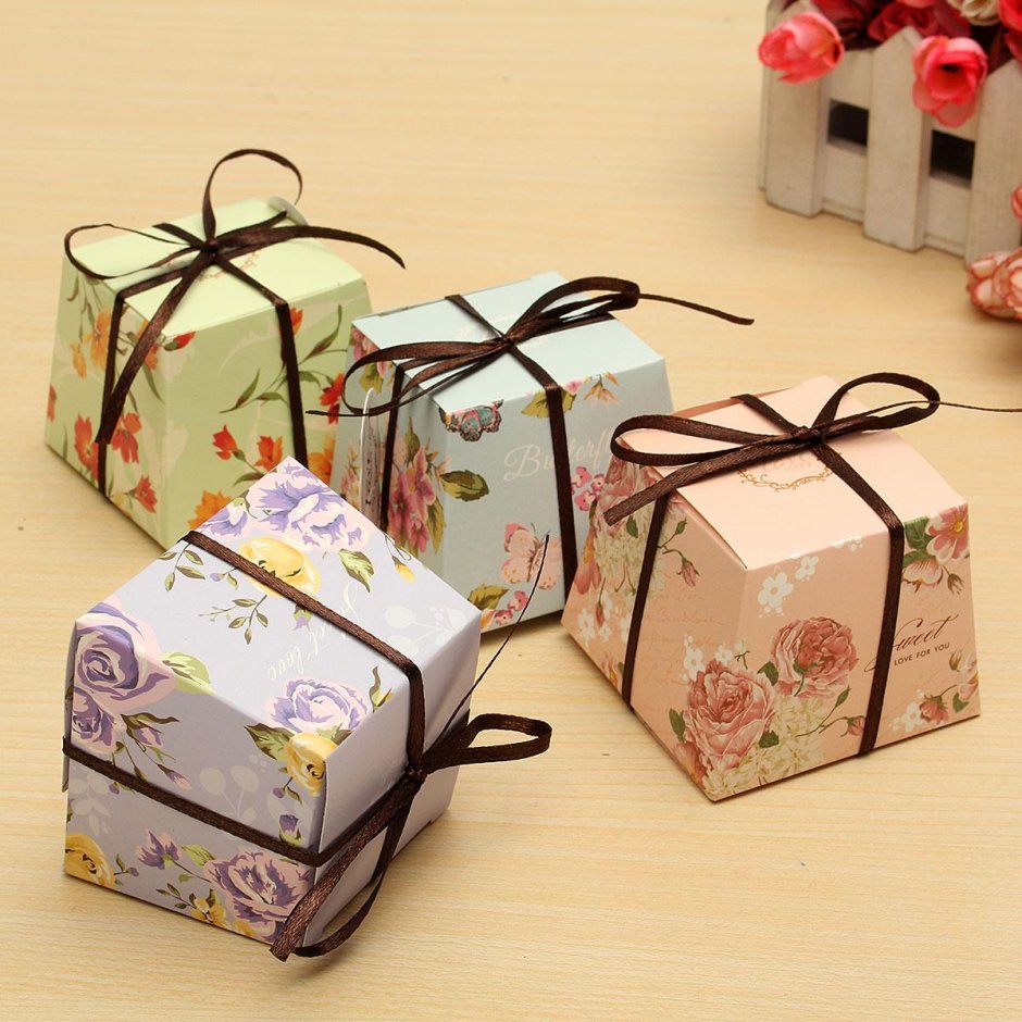Упаковка коробочки для подарков